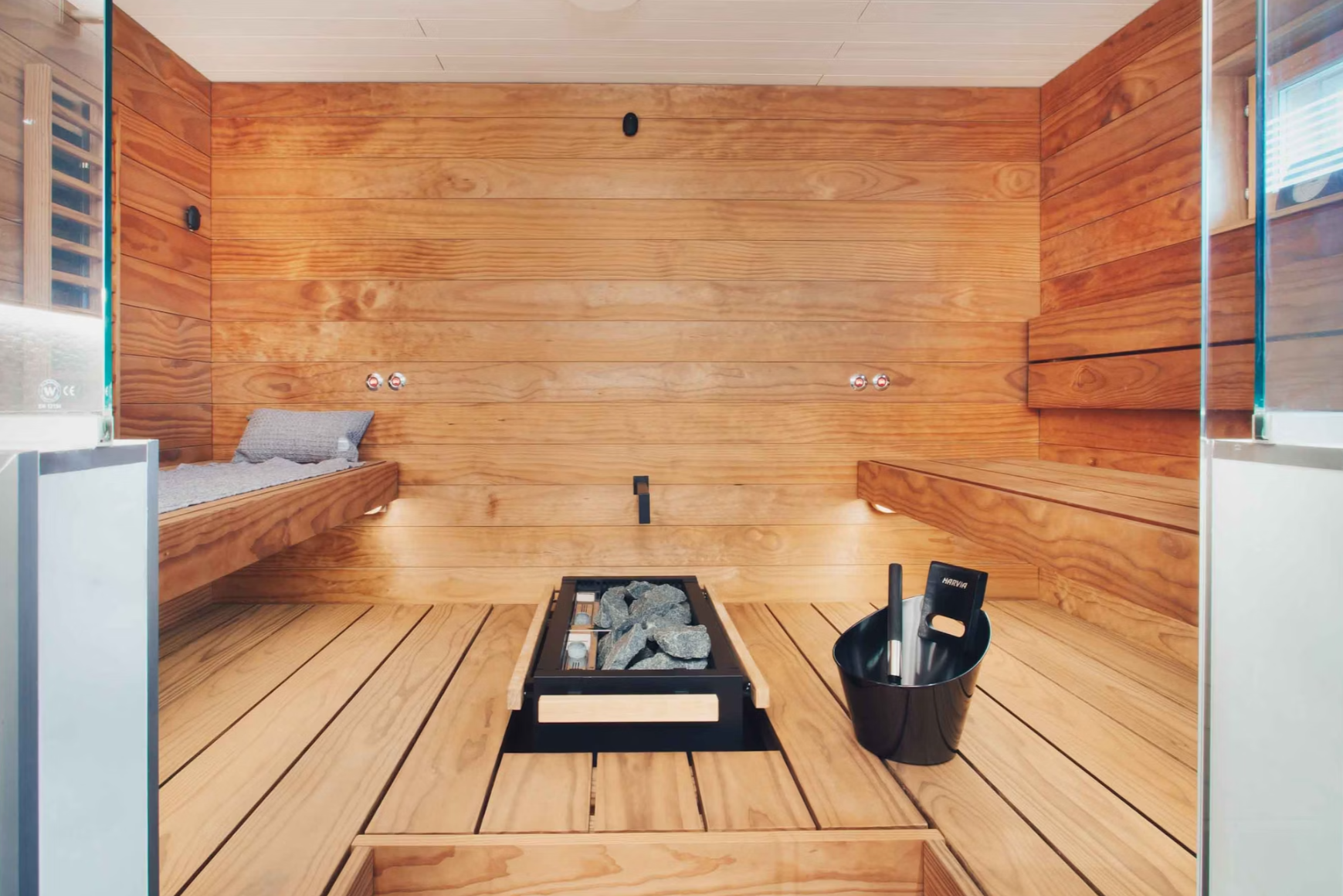 Sauna interior with sauna accessories - Lunar Lagoons